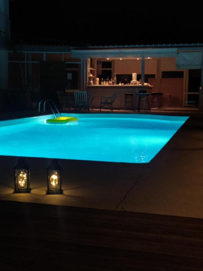 Banana Moon Aparthotel Adelianos Kampos Exterior foto