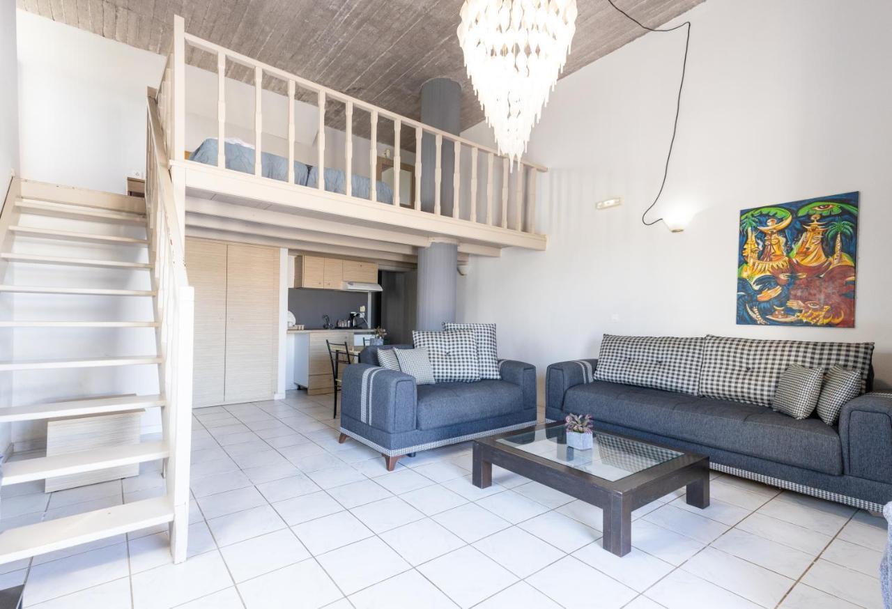 Banana Moon Aparthotel Adelianos Kampos Exterior foto