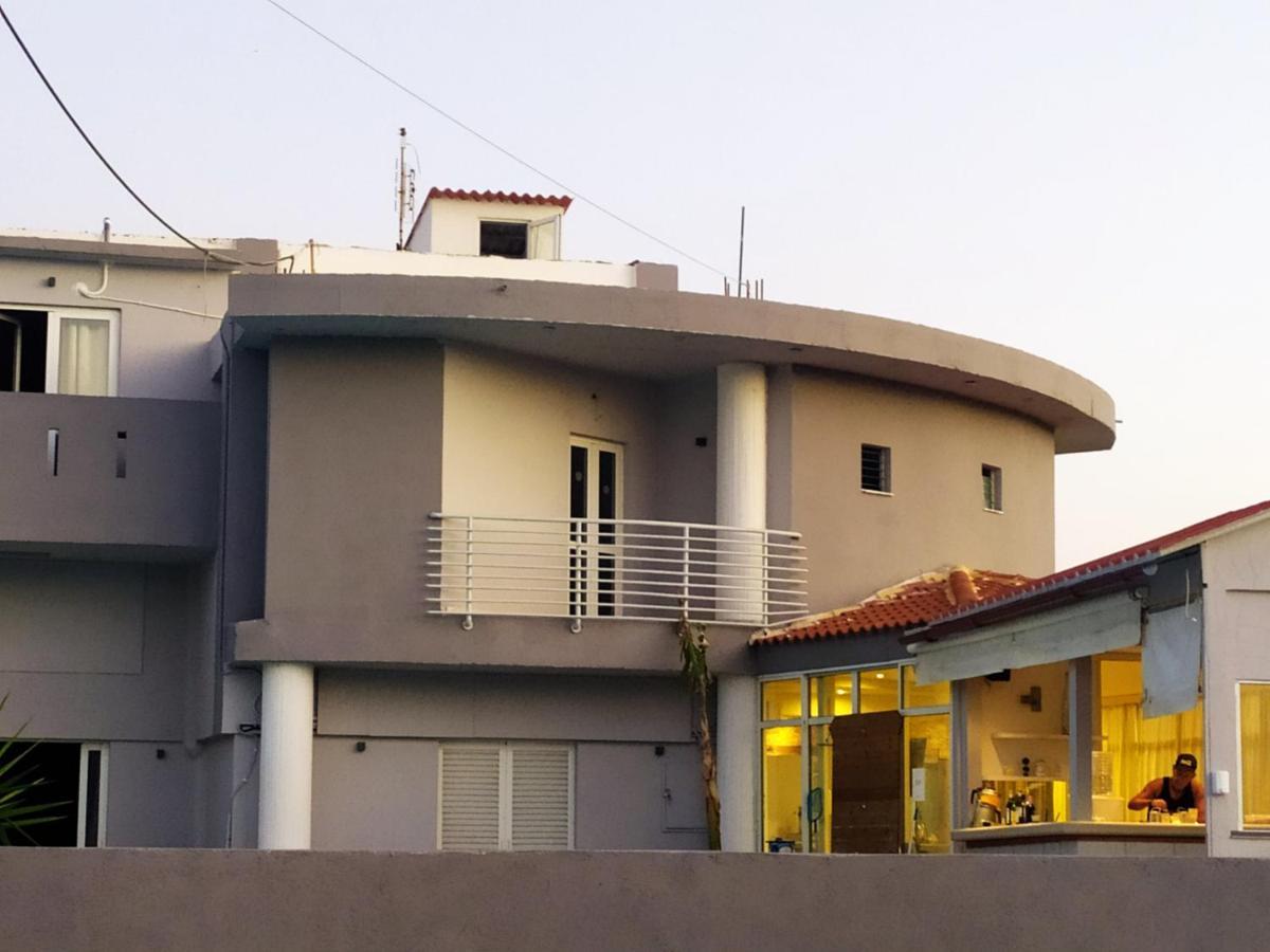 Banana Moon Aparthotel Adelianos Kampos Exterior foto