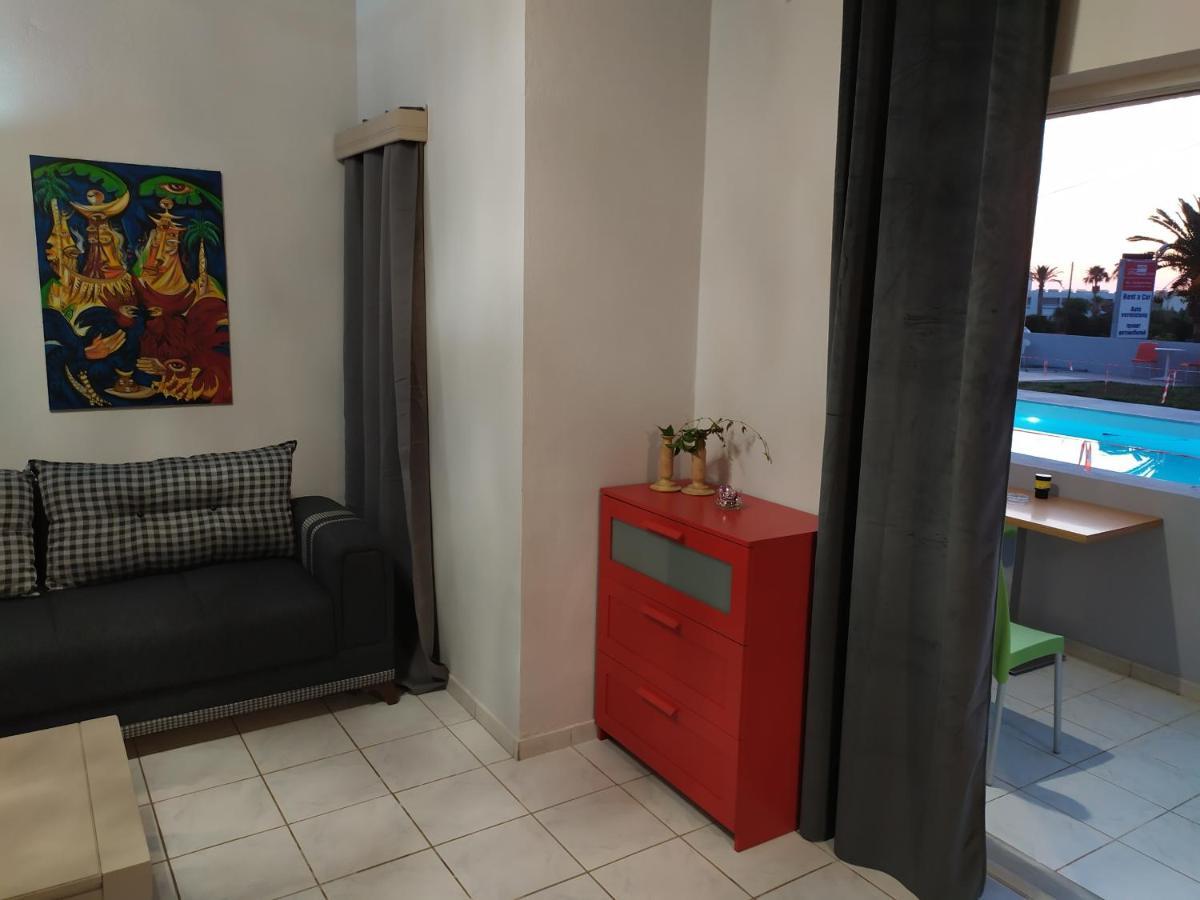 Banana Moon Aparthotel Adelianos Kampos Exterior foto